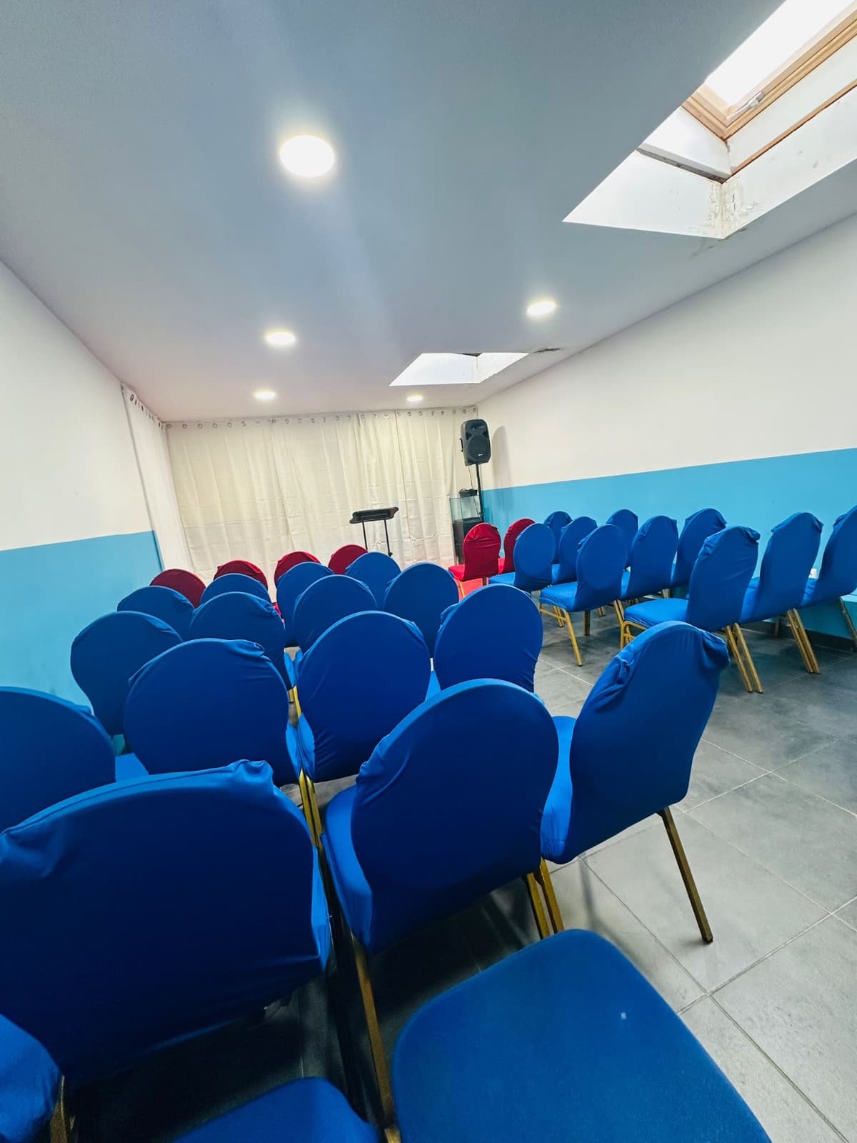 Salle Villeneuves-le-roi (2)